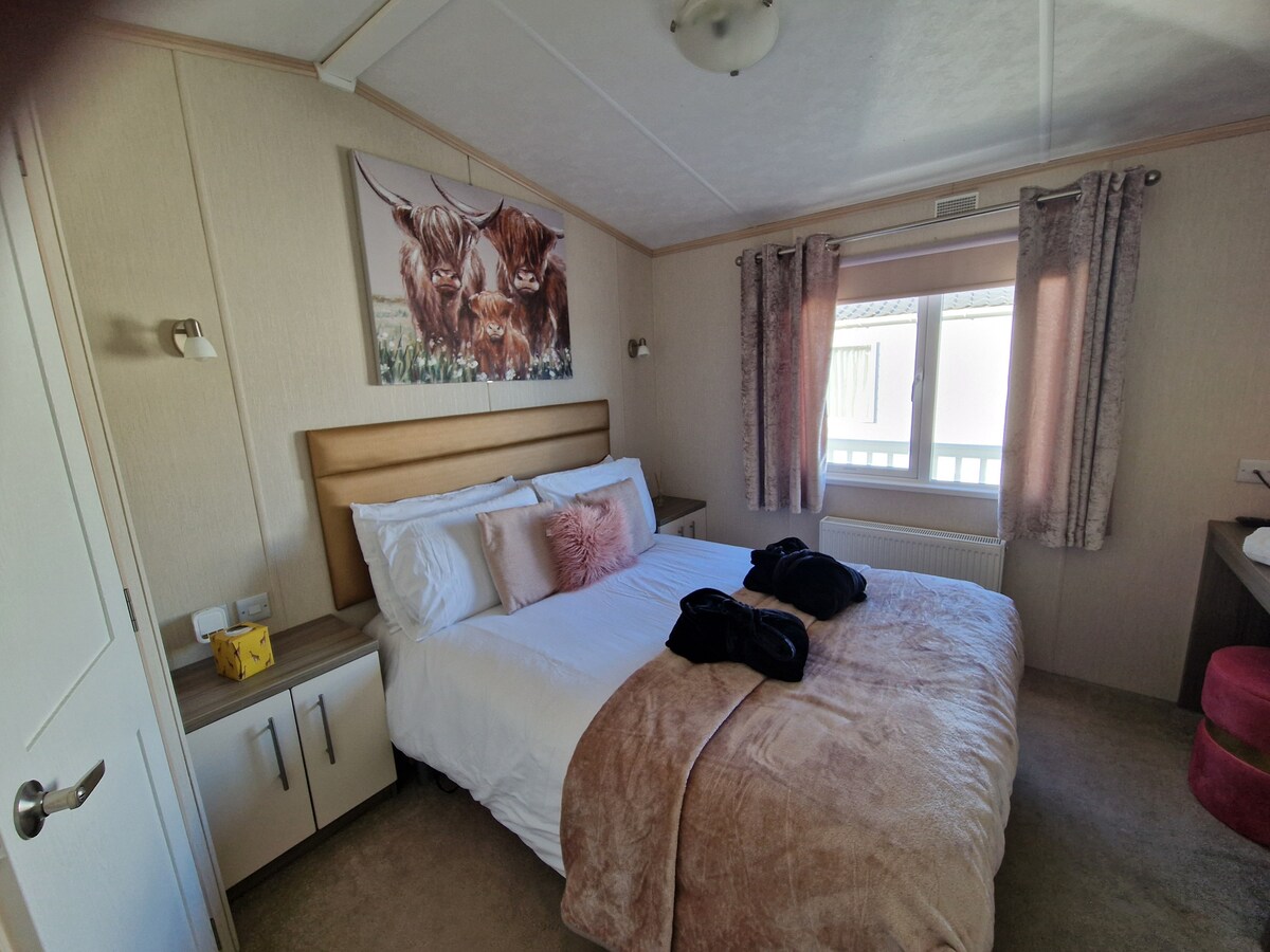 d0a2f839-73e6-4d03-a939-f3db6833582f